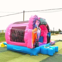 Château gonflable à thème musical K-Pop avec toboggan et panneaux imprimés colorés pour les zones de jeux des festivals de musique