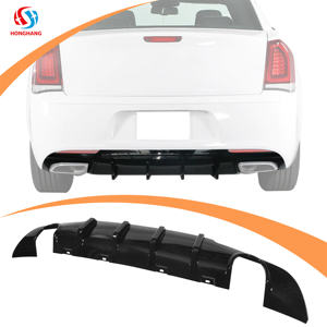 Diffuseur arrière compétitif de pièces automobiles de Honghang PP pour le diffuseur arrière de <span class=keywords><strong>Chrysler</strong></span> <span class=keywords><strong>300C</strong></span> SRT 2015-2021 séparateur de lèvre de pare-chocs arrière - Product Image 2