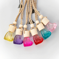 6ml en forme de coeur coloré verre diffuseur de parfum bouteille aromathérapie huile essentielle pendentif de voiture avec bouchon à vis quantité minimale de commande 100 pièces