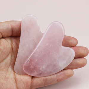 A forma <span class=keywords><strong>di</strong></span> cuore Gua Sha strumento <span class=keywords><strong>pietra</strong></span> naturale rosa rosa quarzo <span class=keywords><strong>giada</strong></span> Gua Sha <span class=keywords><strong>per</strong></span> raschietti <span class=keywords><strong>massaggio</strong></span> del <span class=keywords><strong>viso</strong></span> - Product Image 5