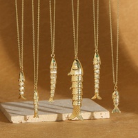 LUOYUNE Pendentif en forme de poisson plaqué or 18 carats pour femme, design vintage, élégant et tendance, breloque rétro, cadeau