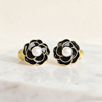 Boucles d'oreilles en gros, boucles d'oreilles à clip, boucles d'oreilles clous, camélia noir émaillé, perle, bijoux personnalisés en laiton plaqué or pour femmes