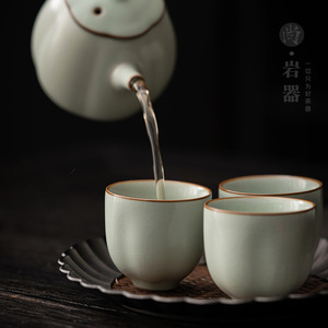 Tasse à thé Tianqing Ru Kiln, tasse maîtresse individuelle en céramique, petit bol de dégustation, usage domestique, style chinois traditionnel, finition mate - Product Image 2