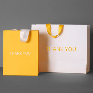 Borsa di Carta Personalizzata di Lusso per Shopping con Manico in Nastro e Logo Stampato per Cosmetici Regali Boutique e Accessori Artigianali - Product Image 3