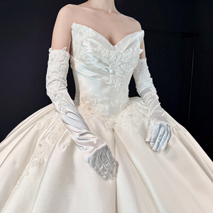 Abito <span class=keywords><strong>da</strong></span> <span class=keywords><strong>Sposa</strong></span> Principessa in Raso con Applique in Offerta Speciale, Linea ad A Avorio Bianco Gonfio Lussuoso Abito <span class=keywords><strong>da</strong></span> <span class=keywords><strong>Sposa</strong></span> in Raso con Guanti - Product Image 6