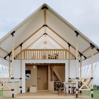Tente de safari de luxe africaine à double étage Kawagebo Kamp (KK) avec revêtement en PVDF, idéale pour le glamping, dotée d'un loft, d'une chambre et d'un salon
