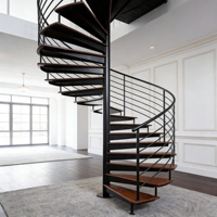 Escalier en colimaçon intérieur au design moderne avec rampe en câble brossé et marches en bois pour villa, duplex, maison, durable
