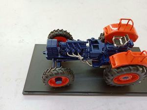 Giocattolo modello <span class=keywords><strong>trattore</strong></span> personalizzato materiale in resina in scala 1:32 dal design alla produzione - Product Image 5
