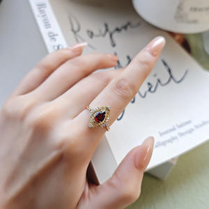 Palazzo splendente della regina del partito Senior che ripristina le antiche pietre preziose <span class=keywords><strong>anello</strong></span> da dito <span class=keywords><strong>di</strong></span> lusso gocce d'acqua <span class=keywords><strong>anello</strong></span> <span class=keywords><strong>rosso</strong></span> <span class=keywords><strong>granato</strong></span> - Product Image 5