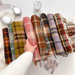 ผ้าพันคอไหมพรมลายตารางหมากรุกคุณภาพสูง อุ่น นุ่ม และเหนียว พร้อมพู่ห้อยยาวสำหรับผู้หญิง - Product Image 6