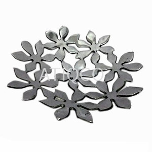Assiette à fruits luxueuse et écologique en aluminium, design floral unique, plats carrés modernes, faits à la main, pour usage domestique, durable, en céladon - Product Image 5
