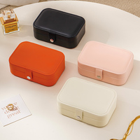 Boîte de rangement portable en cuir PU de luxe avec logo personnalisé pour bagues, colliers, boîte à bijoux rectangulaire faite à la main, boîte cadeau de voyage pour mariages