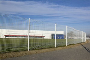 Clôture en grillage cyclonique CGL de qualité supérieure, galvanisée, fabriquée en usine, pour ferme et jardin - Product Image 4