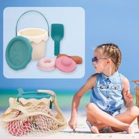 Ensemble de jouets de sable personnalisés portables pour l'été et l'extérieur des enfants Seau de sable en silicone Jouets de plage