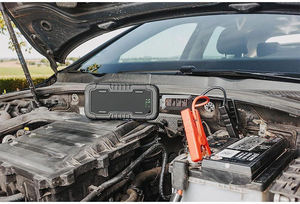 Démarreur de saut de voiture à courant de pointe 8000mAh 2000A pour véhicules 12V avec batterie externe à charge rapide USB-C et lampe de poche LED - Product Image 5