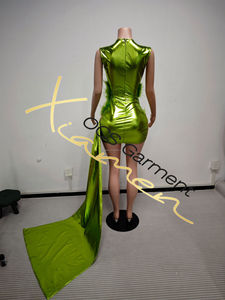 ชุดเดรสออกงานวันเกิดผู้หญิงทรงบอดี้คอนผ้าเจอร์ซีย์ประดับเลื่อมแขนกุดสีเขียวประดับขนนกและคริสตัลแบบเว้าช่วงตัว  ชุดเดรสคลับเซ็กซี่สำหรับผู้หญิง - Product Image 6