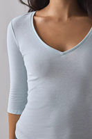T-shirt ajusté bleu clair à col en V et manches 3/4 pour femme, coupe slim, extensible, basique, pour superposition, décontracté, usage quotidien, de l'usine source OEM/ODM