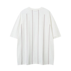 เสื้อยืดแขนสั้นลายทางแนวตั้งสไตล์วินเทจ เสื้อเจอร์ซีย์ผู้ชาย แบรนด์สตรีทแวร์ ทรงหลวม สปอร์ต ลำลอง ใส่ได้ในฤดูร้อน เสื้อครึ่งแขน - Product Image 2