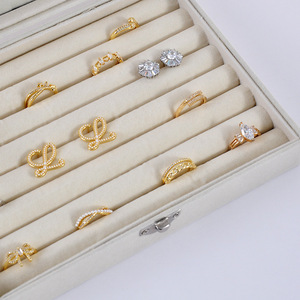Boîte de rangement à bijoux en velours avec couvercle transparent anti-poussière, nouveau style, pour bagues, boucles d'oreilles, colliers - Product Image 4