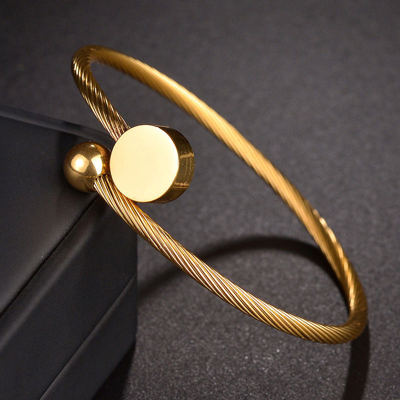 Bracelet circulaire doré