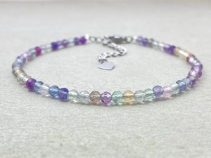 Pulsera de Fluorita Facetada, Joyería Delicada con Piedras Preciosas, Cuentas Microfacetadas, Pulsera de Cristal, Joyería Minimalista, Pulsera con Piedras Preciosas Pequeñas - Product Image 3