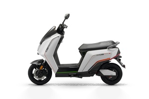 Nueva Motocicleta Eléctrica de Moda de 2500w y 70kph con Batería de Grafeno de 72V35Ah para Conducción Urbana - Product Image 3