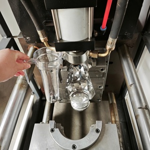 Machine de soufflage semi-automatique pour la fabrication de pichets d'eau en plastique - Product Image 4