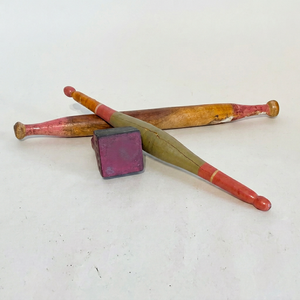 Rouleau à pâtisserie en bois peint vintage indien - Product Image 1