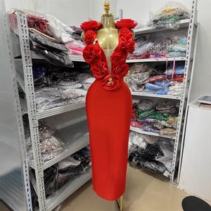 Abito da Sera Elegante da Donna, Vestito Lungo Rosso Floreale Snellente con <span class=keywords><strong>Schiena</strong></span> Scoperta Sexy e Design con Spalline, Abito Formale Maxi - Product Image 1