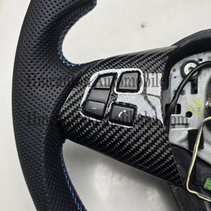 Nouveaux produits explosifs : Volant perforé en cuir et fibre de carbone pour BMW X5 X6 E70 E71 - Product Image 4