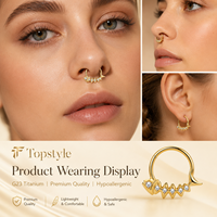 Anneau clicker segmenté en titane G23 avec logo personnalisé, motif dents de requin et zircon, pour piercing de septum et de nez (vente en gros)