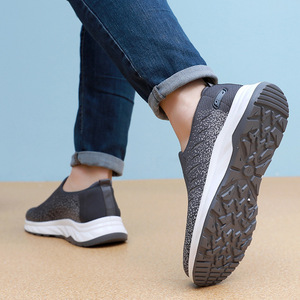 รองเท้าเดินแบบผูกเชือกลำลองแนวสปอร์ตของผู้ชายสำหรับฤดูร้อน2025รองเท้าสลิปออนผ้าพื้นกลาง PU ด้านบนระบายอากาศน้ำหนักเบา - Product Image 2