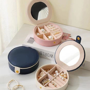 Boîte de rangement pour bijoux EVERWIN ronde avec miroir, fermeture à pression, doublure en daim, organiseur de voyage pour bagues, boucles d'oreilles, bracelets - Product Image 1