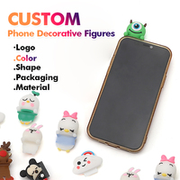 Coque de Téléphone en Silicone Personnalisée OEM de Luxe, Mignonne, à Motif Dessin Animé, en PVC, avec Figurine Mini Poupée Allongée Décorative