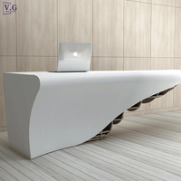 Comptoir de réception de bureau haut de gamme à 1 place avec mur arrière, design unique sur mesure
