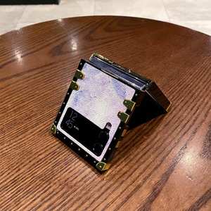 Étui de téléphone pliable tendance pour <span class=keywords><strong>Samsung</strong></span> <span class=keywords><strong>Z</strong></span> <span class=keywords><strong>Flip</strong></span> 7 6 5 <span class=keywords><strong>4</strong></span> 3, vente chaude, protection de haute qualité, <span class=keywords><strong>coque</strong></span> arrière - Product Image 4