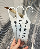 라비니아 맞춤형 레이저 커팅 금속 판촉 의류 매장용 금속 태그 옷걸이 제조업체