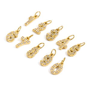 Colgante Emanco de Acero Inoxidable Chapado en Oro de 14K con Letras y Números Completos de Circonitas Cúbicas, Charm Brillante con Iniciales para Collar y Pulsera DIY con Nombre - Product Image 4
