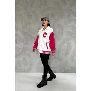 Chaqueta Varsity Blanca para Mujer con Capucha Desmontable, Relleno de Poliéster, Tejido de Tela, Color Crudo - Product Image 4