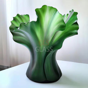 Vase en verre sculpté à la main de style Art déco pour mariage et bar mitzvah Décoration de table - Product Image 5