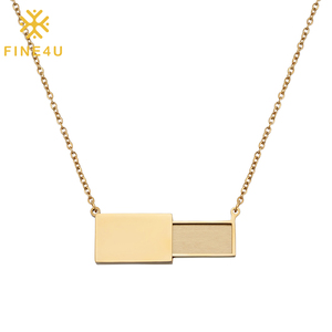 Nouveautés 2021 Collier en acier inoxydable gravé avec une lettre Collier à médaillon souvenir enveloppe plaqué or personnalisé - Product Image 6