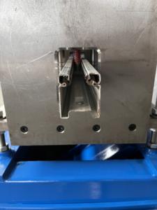 آلة توجيه الباب السريع ذات التحكم الآلي PLC مع إطار فولاذي ومحرك تروس عالي الكفاءة وعمر خدمة طويل - Product Image 5