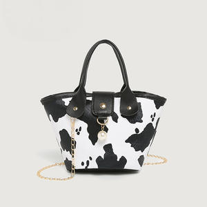 Bolso de Hombro Tipo Bandolera de Gran Capacidad para Mujer, Diseño de Cadena, Resistente al Agua, Estampado, Venta Directa de Fábrica - Product Image 2