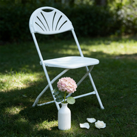 Chaise pliante en plastique durable blanche à dossier éventail pour mariages, banquets, événements extérieurs - Chaise de jardin en plastique à dossier éventail Bjflamingo en gros