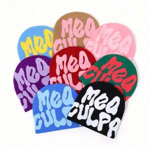 Bonnet en acrylique tricoté jacquard gaufré avec logo brodé personnalisé YKH, idéal pour hommes et femmes, prêt pour les voyages – Vente en gros - Product Image 4