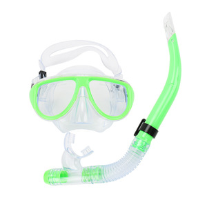 Máscara de Snorkel para Adultos con Lentes de Vidrio Templado y Set de Snorkel con Sistema Dry Top para Deportes Acuáticos - Product Image 5