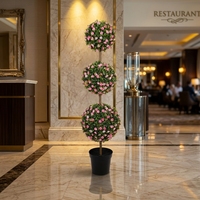Arbre Topiaire Triple Boule de Roses Artificielles en PE de 126 cm, Facile à Assembler, Faux Arbre en Pot pour Décoration Intérieure et Extérieure de Pâques, Vente en Gros