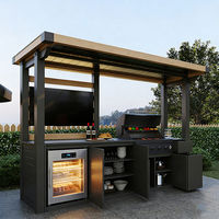 Cuisine extérieure modulaire moderne tout temps avec gril Kamado intégré, évier, robinet, tiroir coulissant et barbecue
