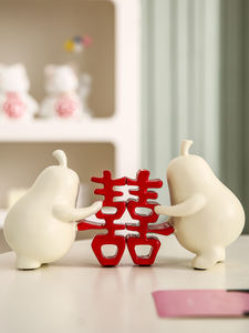 Ornement en résine époxy sculpté, style art populaire, en forme de poire, idéal pour la Saint-Valentin et le Festival Qixi, parfait pour les déclarations d'amour et les propositions de mariage - Product Image 4