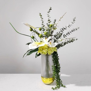 Vase en verre de luxe minimaliste de style nordique, directement de l'usine, avec motif en relief et base plaquée or, accompagné de <span class=keywords><strong>fleurs</strong></span> artificielles - Product Image 1